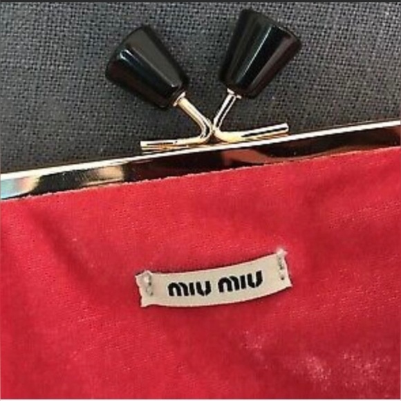 Miu Miu Pink Velvet Pouch Pochette Coin Bag/Purse with Kisslock Closure - Picture 5 of 6